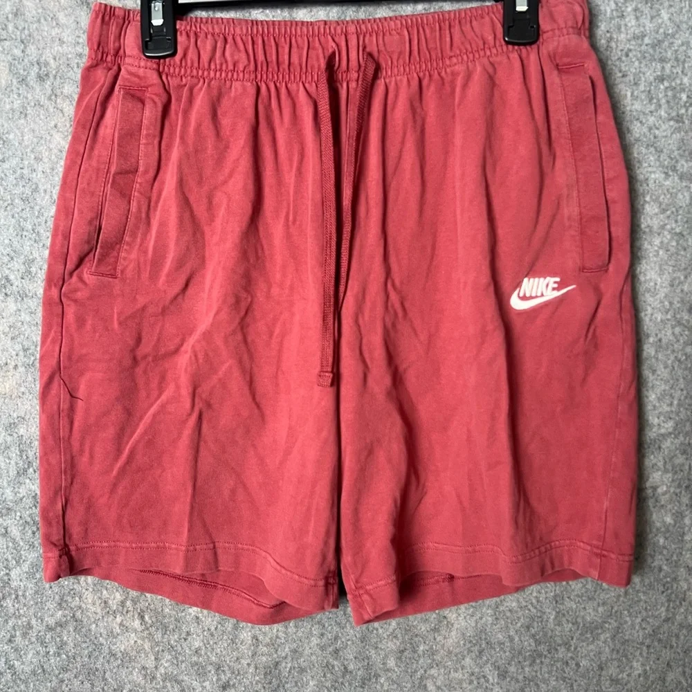 Nike Men Size Medium Launge Red Shorts‎